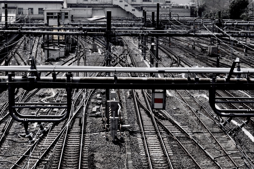 binari ferroviari, foto in bianco e nero