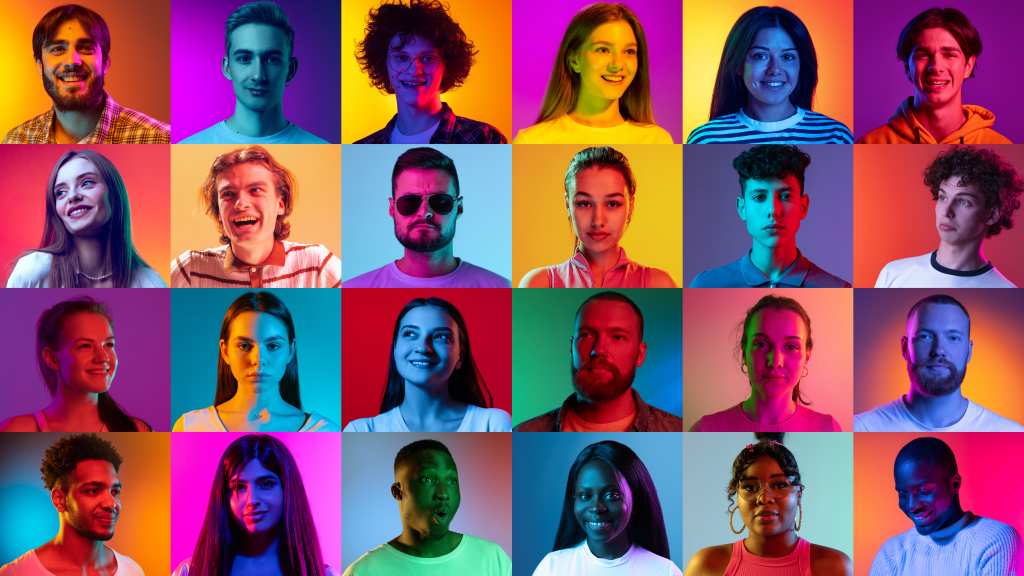 Emozioni umane. Collage di persone etnicamente diverse, uomini e donne che esprimono emozioni diverse su sfondo multicolore. Team, fiera del lavoro, concetto di annuncio